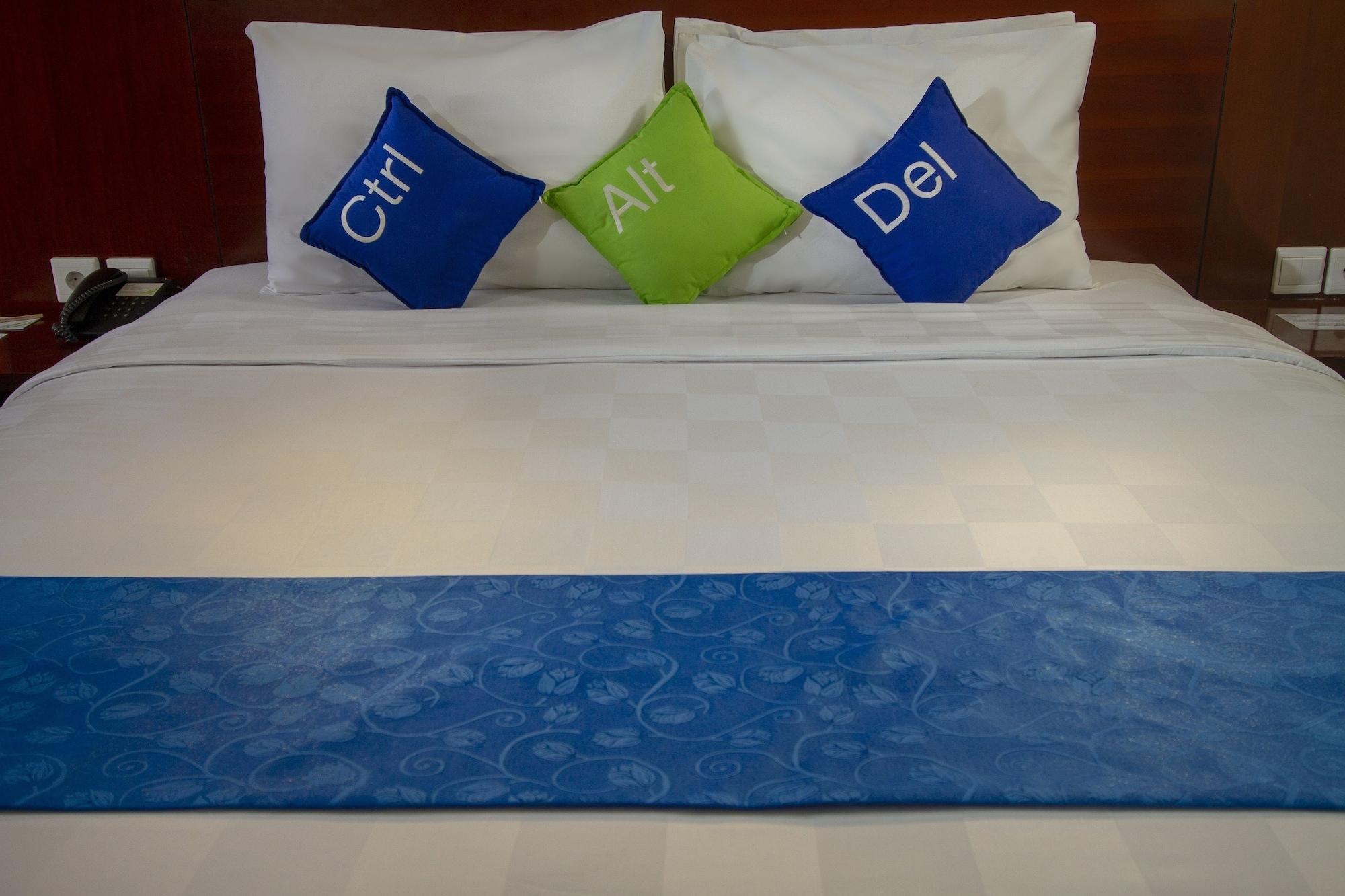 Primebiz Hotel Kuta Kuta Lombok Exteriör bild