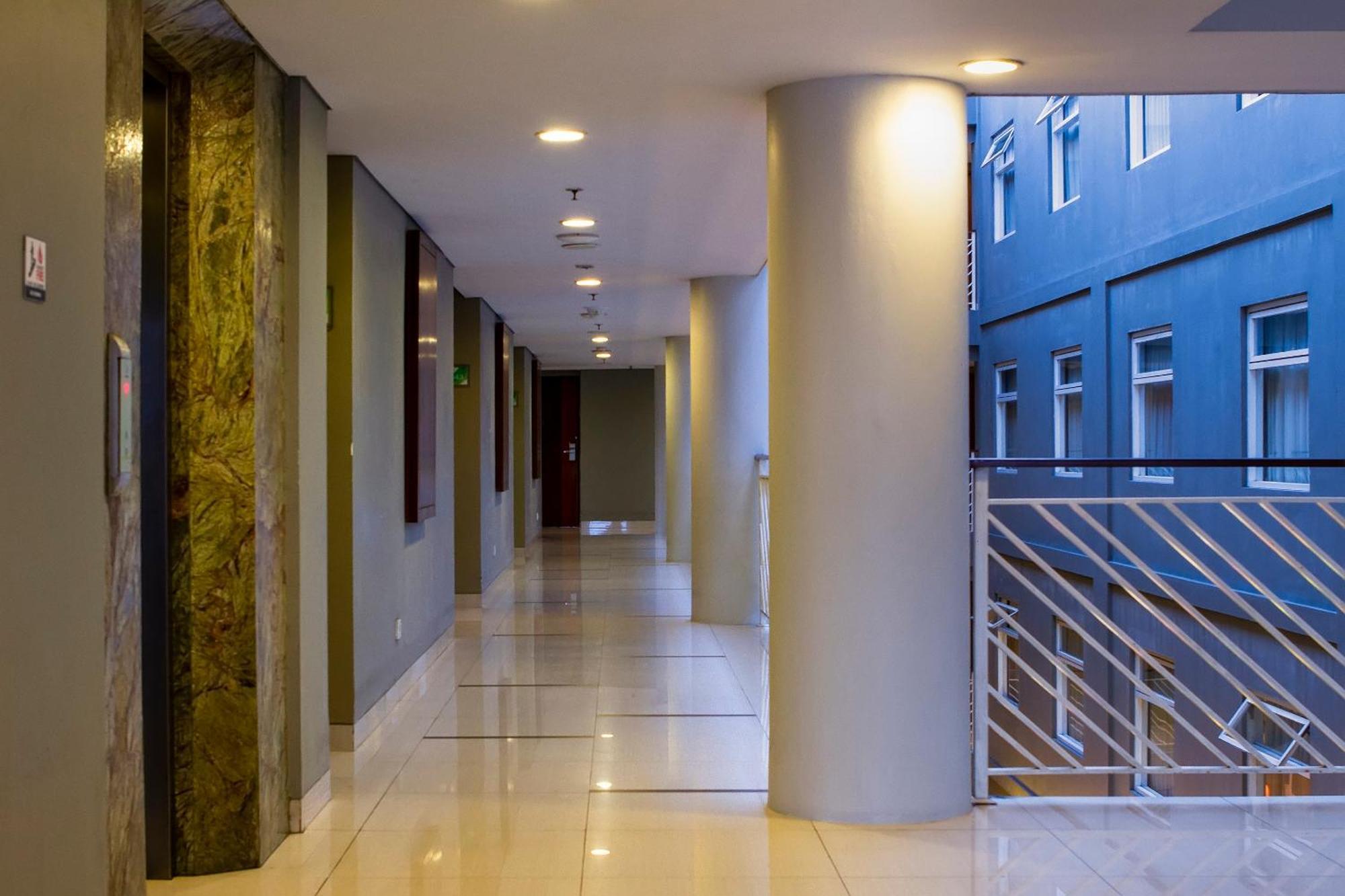 Primebiz Hotel Kuta Kuta Lombok Exteriör bild